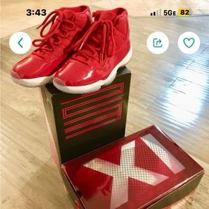 Nike Air Jordan 11 X’mas Edition size: 9 Men Brand New